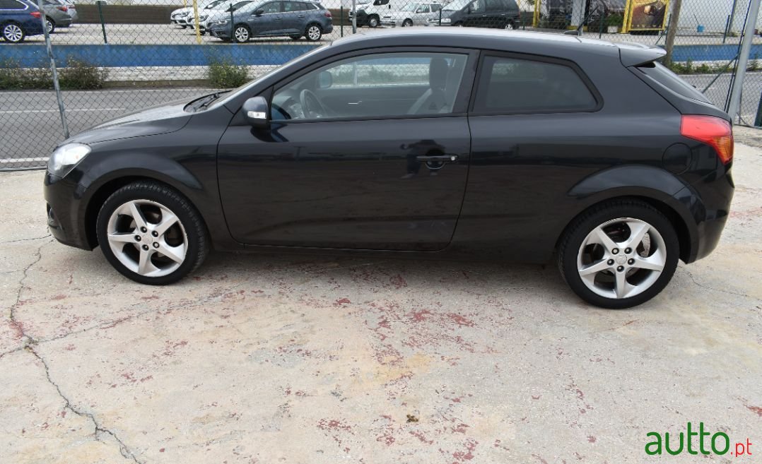 2010' Kia Ceed photo #2