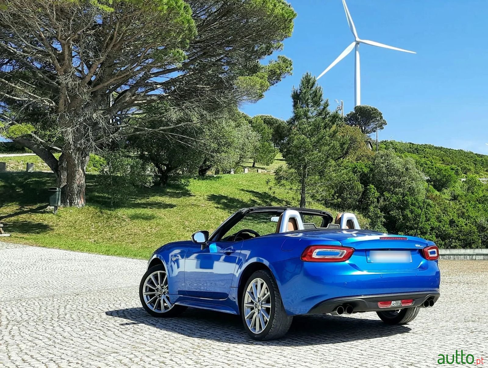 2019' Fiat 124 Spider photo #2