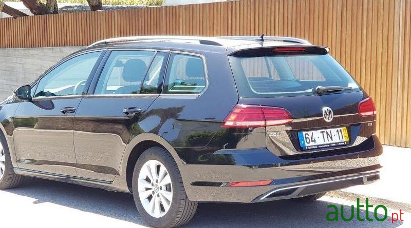 2017' Volkswagen Golf Variant photo #2