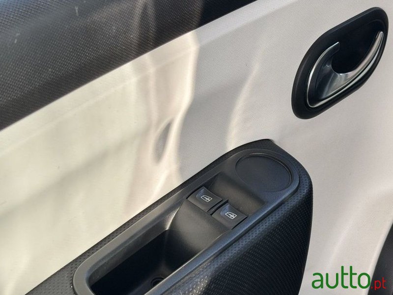 2019' Renault Twingo 1.0 Sce Limited Edc photo #5