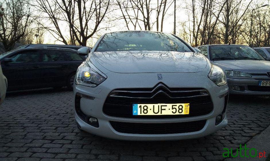 2013' Citroen DS5 photo #1