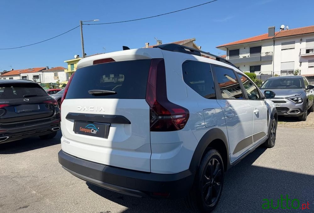 2023' Dacia Jogger 1.0 Tce Extreme 7L photo #4