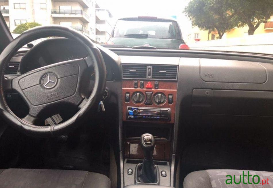 1997' Mercedes-Benz C-220 220 photo #4