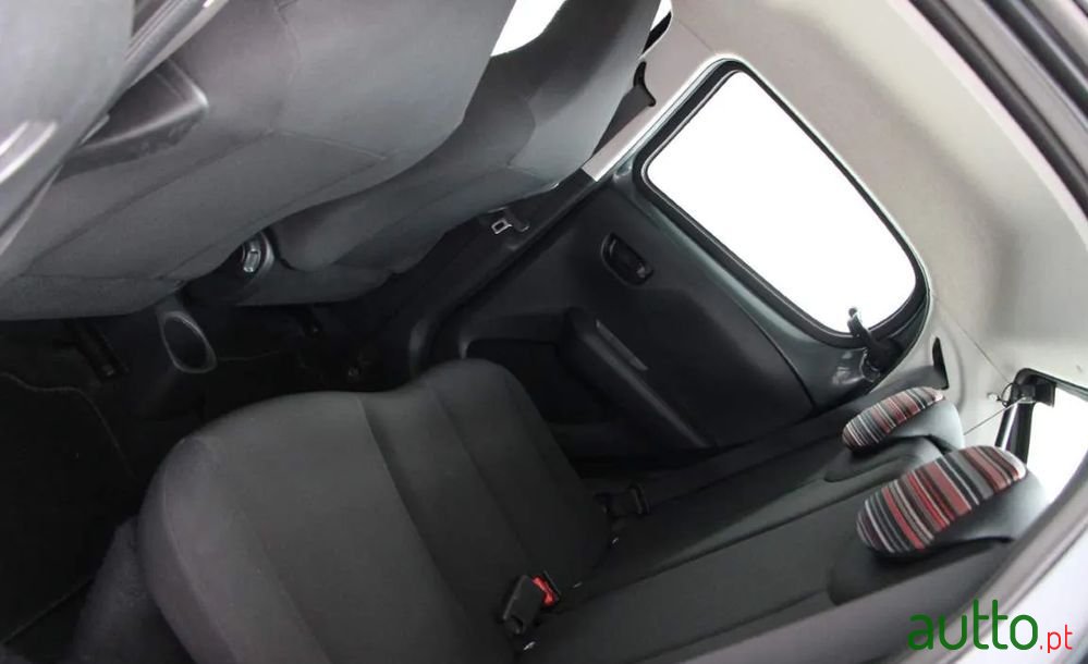 2021' Citroen C1 1.0 Vti Feel photo #5