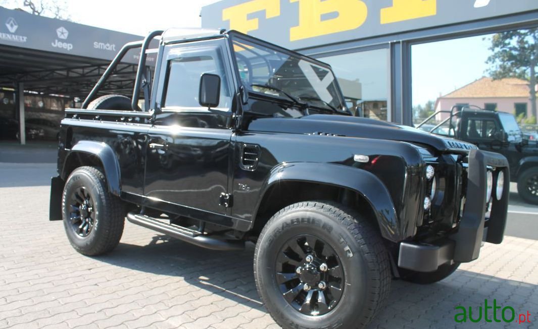 2007' Land Rover Defender Sw photo #1