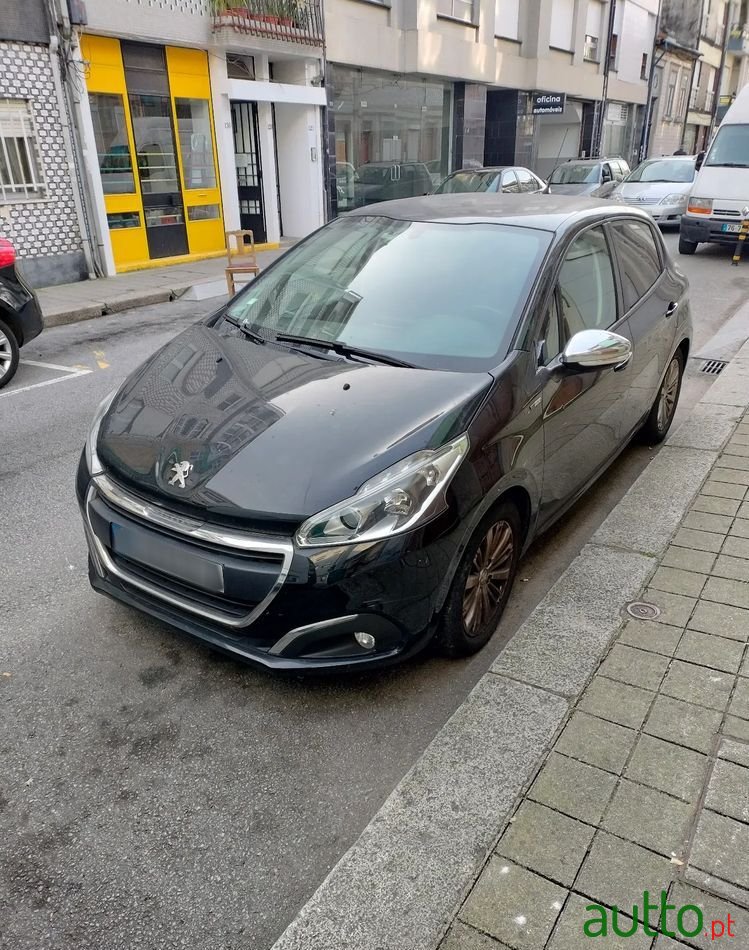 2016' Peugeot 208 1.2 Puretech Style photo #1