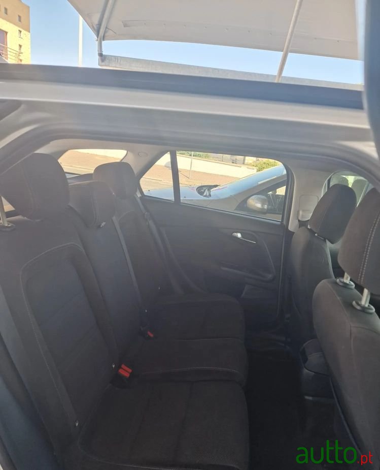 2017' Fiat Tipo Station Wagon photo #5