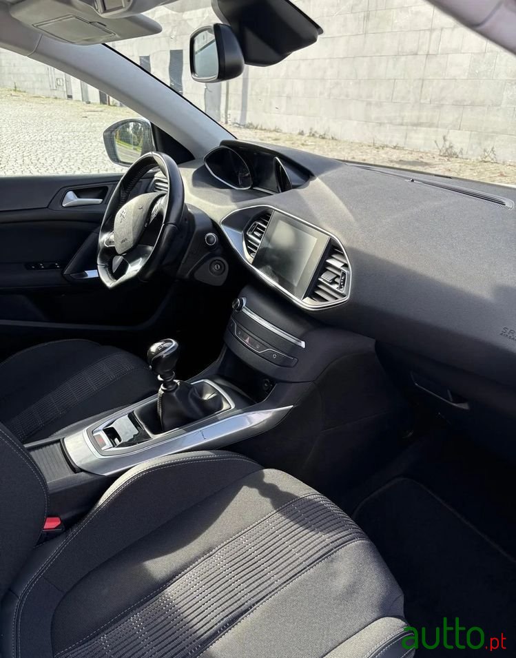 2019' Peugeot 308 Sw photo #6