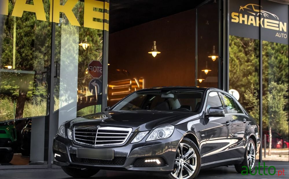 2009' Mercedes-Benz Classe E photo #1