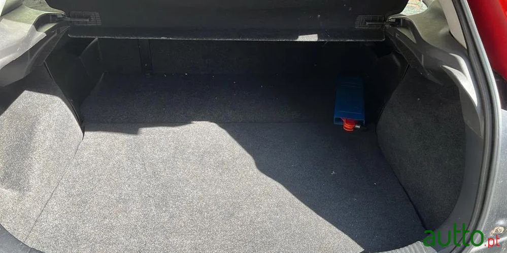 2001' Ford Focus photo #4