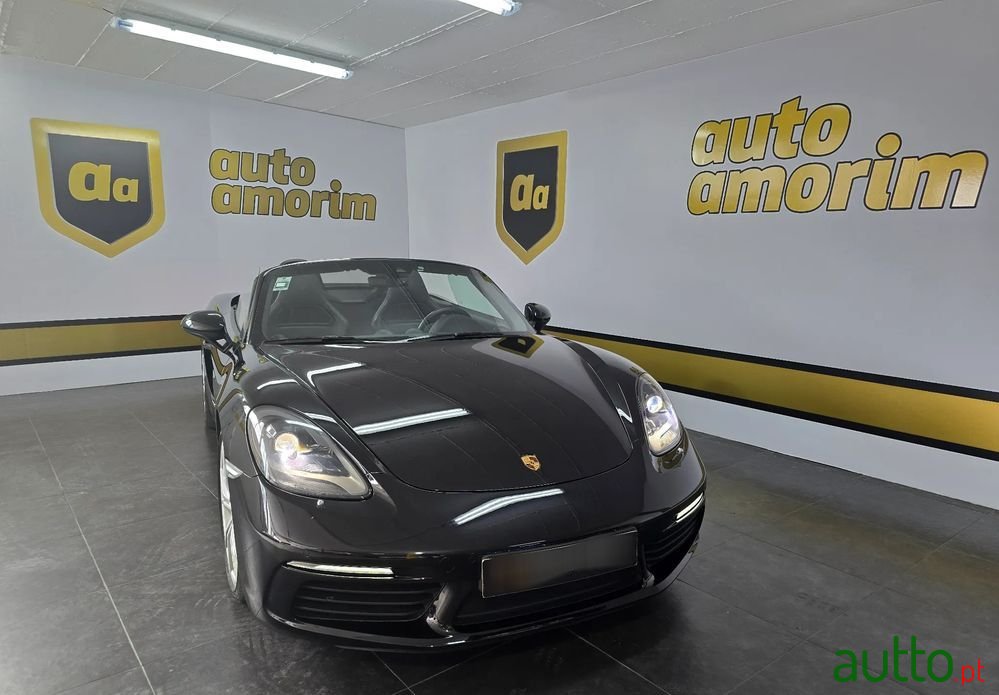 2017' Porsche 718 Boxster photo #4