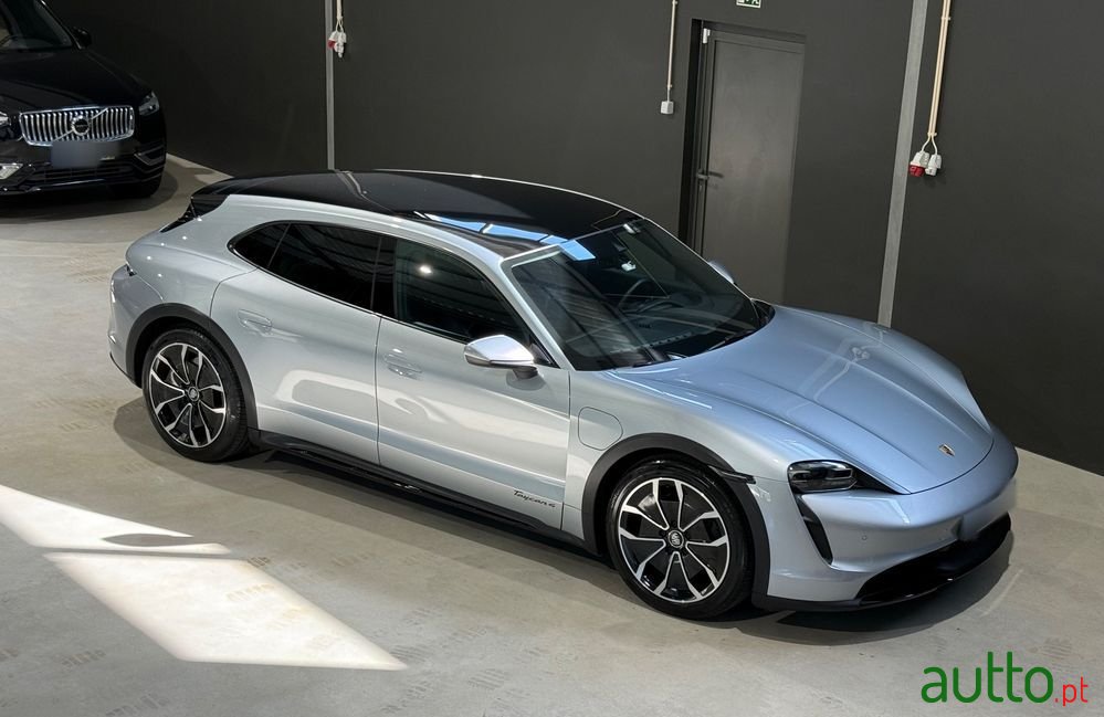 2022' Porsche Taycan Cross Turismo 4 photo #1