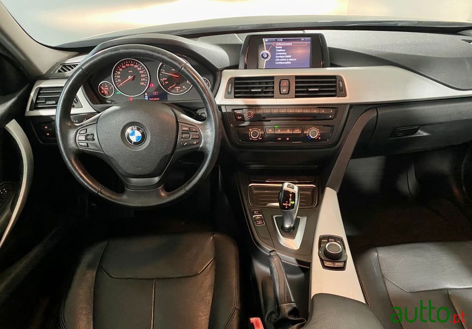 2012' BMW 318 photo #5