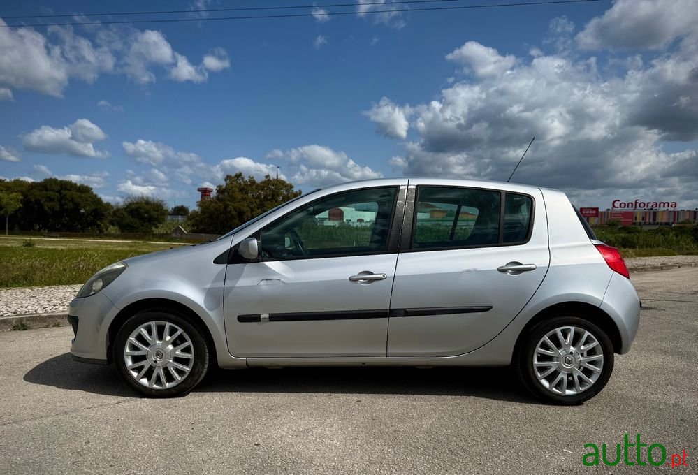 2006' Renault Clio photo #4