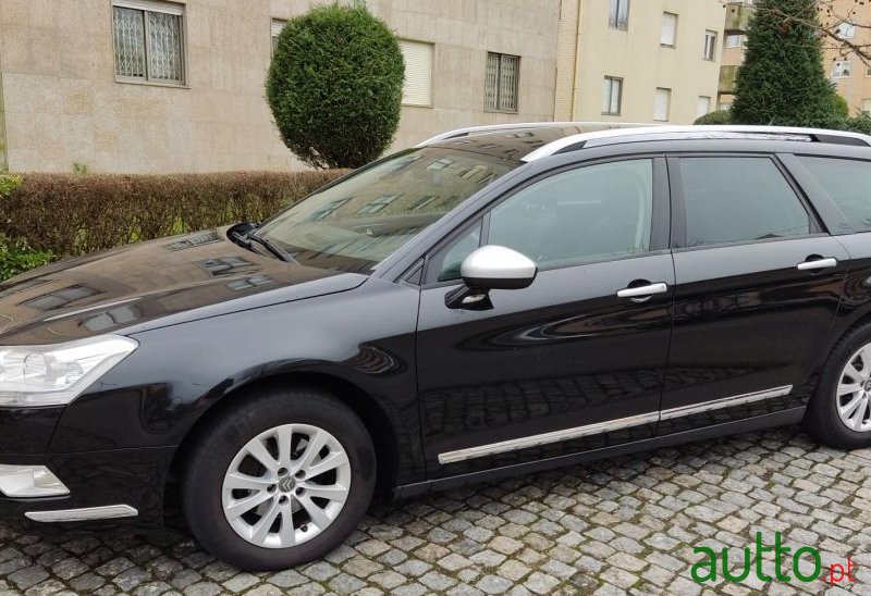 2010' Citroen C5 Tourer photo #1