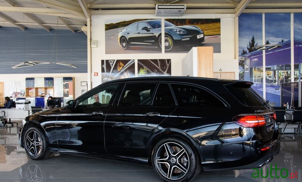 2022' Mercedes-Benz E 300 photo #3