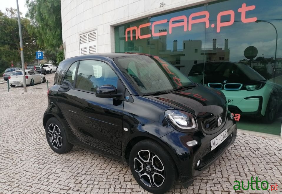 2019' Smart Fortwo photo #1