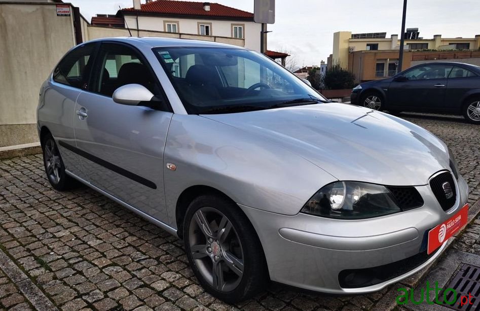 2004' SEAT Ibiza photo #1