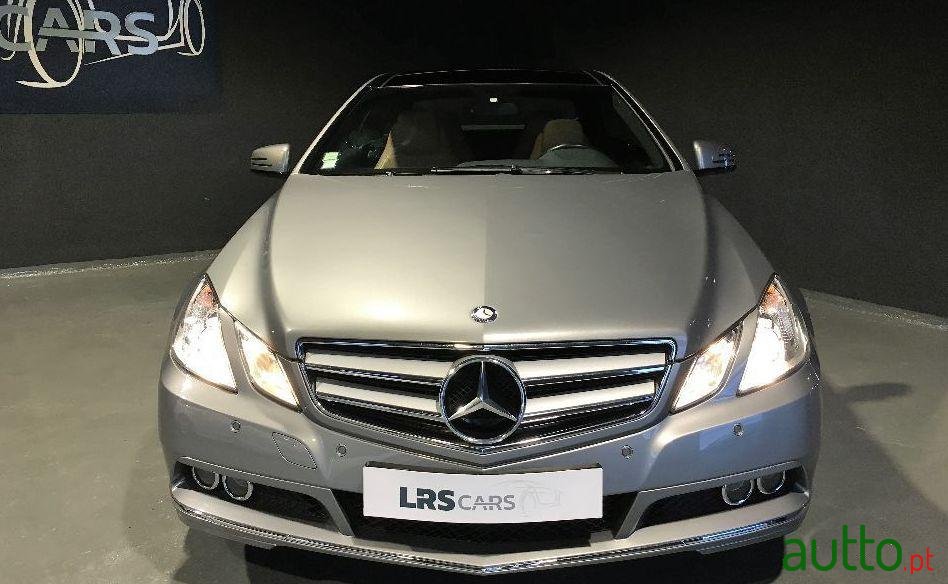 2010' Mercedes-Benz E-220 Cdi Avantgarde photo #1