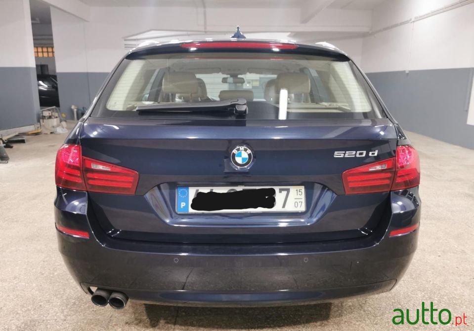 2015' BMW 520 photo #5