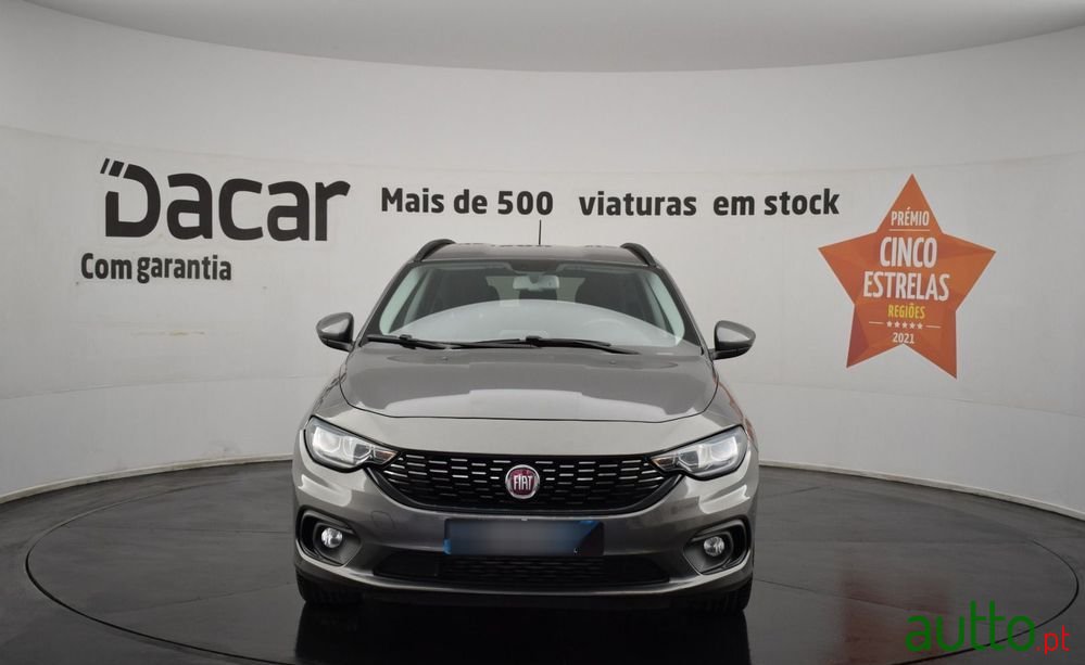 2020' Fiat Tipo Station Wagon photo #2