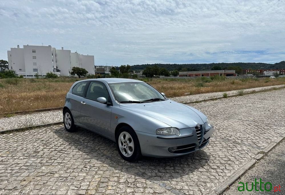 2003' Alfa Romeo 147 photo #2