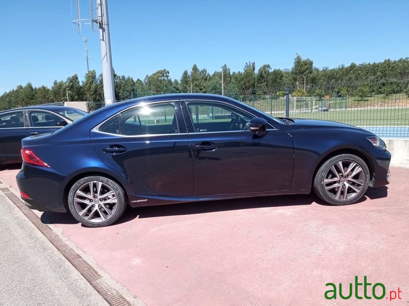 2017' Lexus Is 300H Executive photo #2