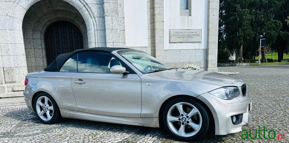 2009' BMW Série 1 D Aut. Sport Line photo #3