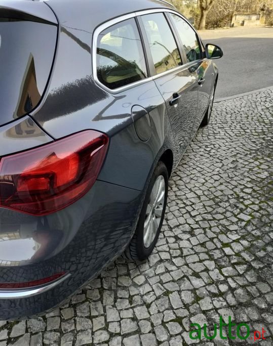 2014' Opel Astra Sports Tourer photo #6