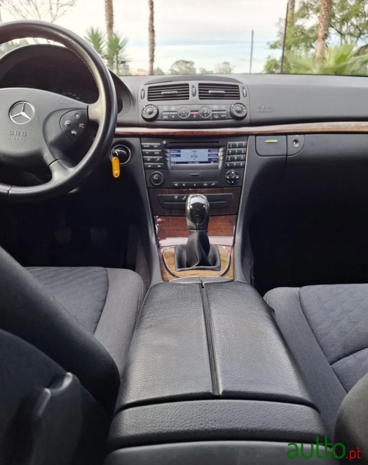 2003' Mercedes-Benz Classe E photo #6