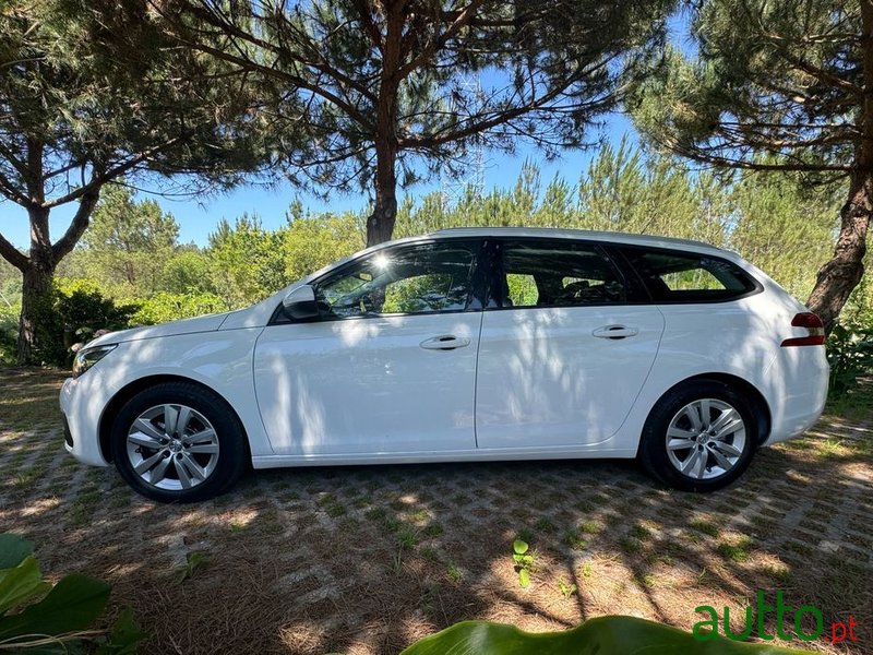 2019' Peugeot 308 Sw photo #3