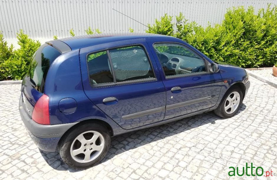 2000' Renault Clio photo #3