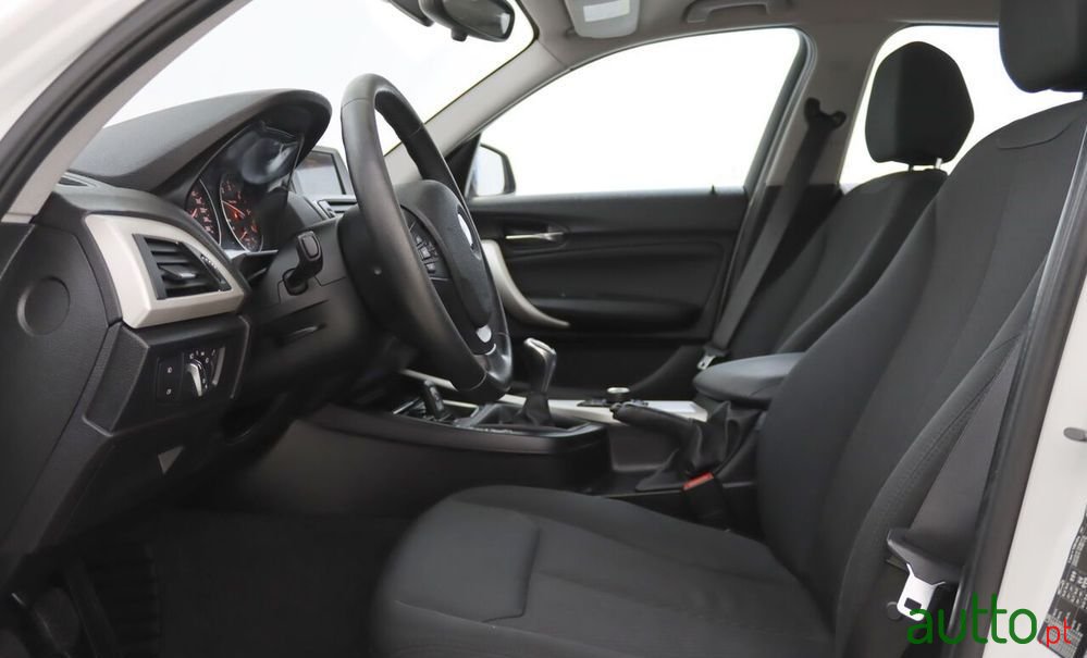 2015' BMW 116 D Efficientdynamics photo #4