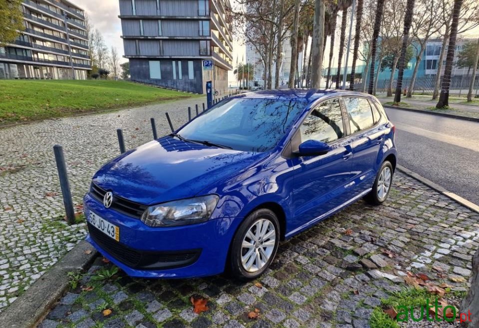 2010' Volkswagen Polo photo #1