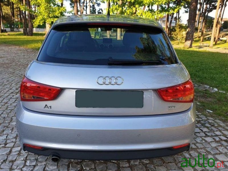 2015' Audi A1 1.4 Tdi photo #2