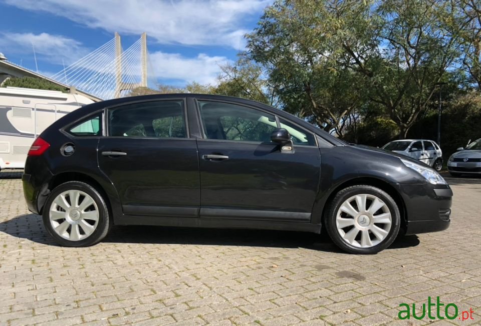 2006' Citroen C4 1.6-Hdi photo #3