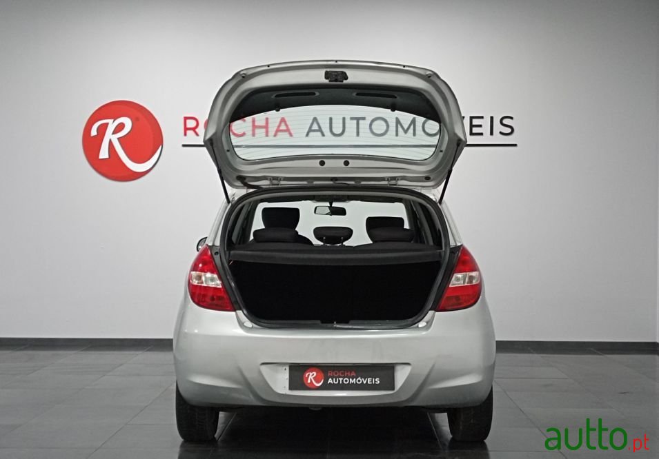 2010' Hyundai i20 photo #5