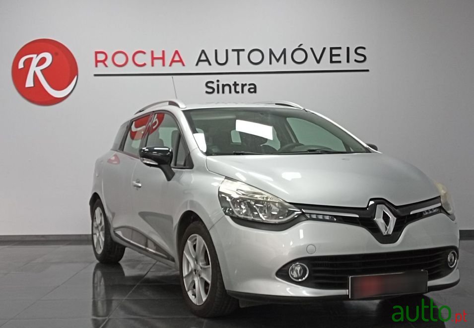 2015' Renault Clio Sport Tourer photo #3