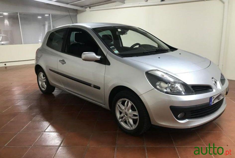 2007' Renault Clio photo #1