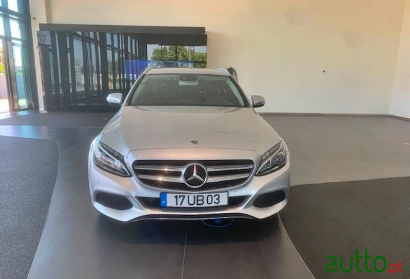 2017' Mercedes-Benz C-220 photo #2