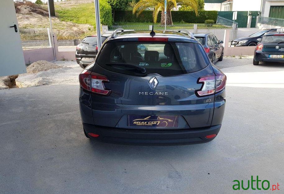 2012' Renault Megane Sport Tourer photo #1