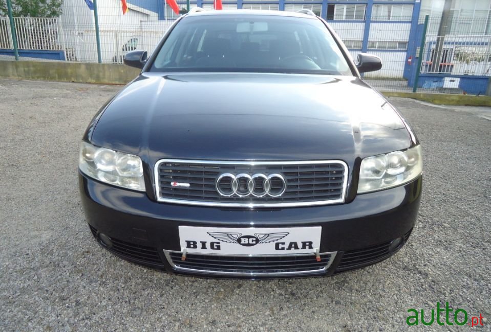 2002' Audi A4 Avant photo #1