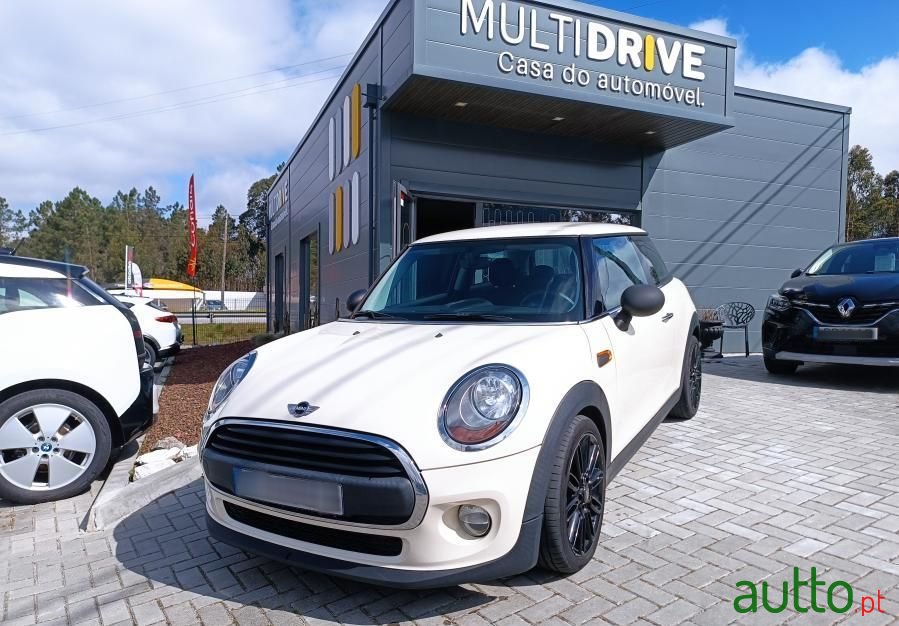 2015' MINI One D 3 Portas photo #1