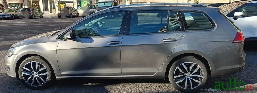 2017' Volkswagen Golf Variant photo #3