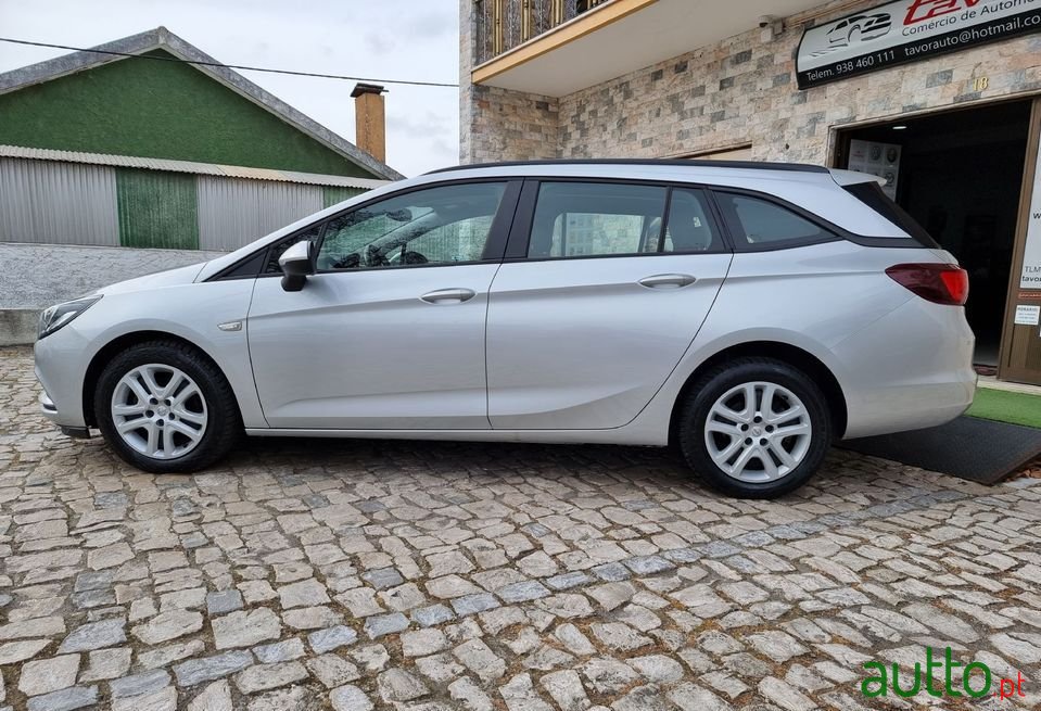 2018' Opel Astra Sports Tourer photo #4