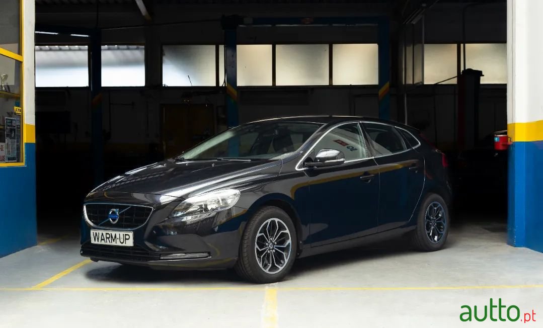 2014' Volvo V40 photo #1