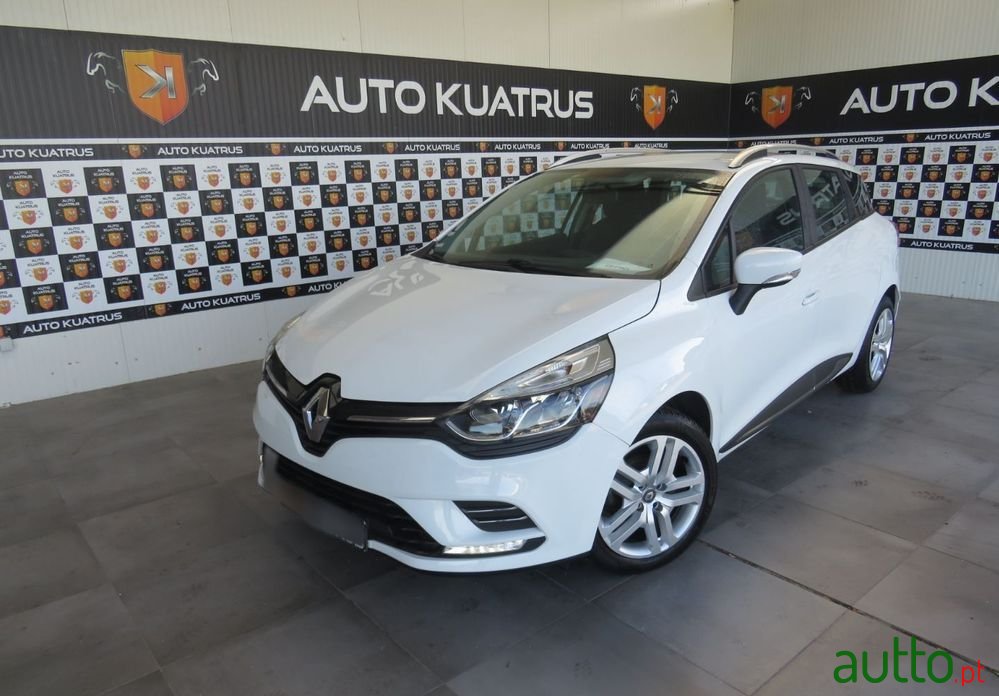 2018' Renault Clio Sport Tourer photo #2