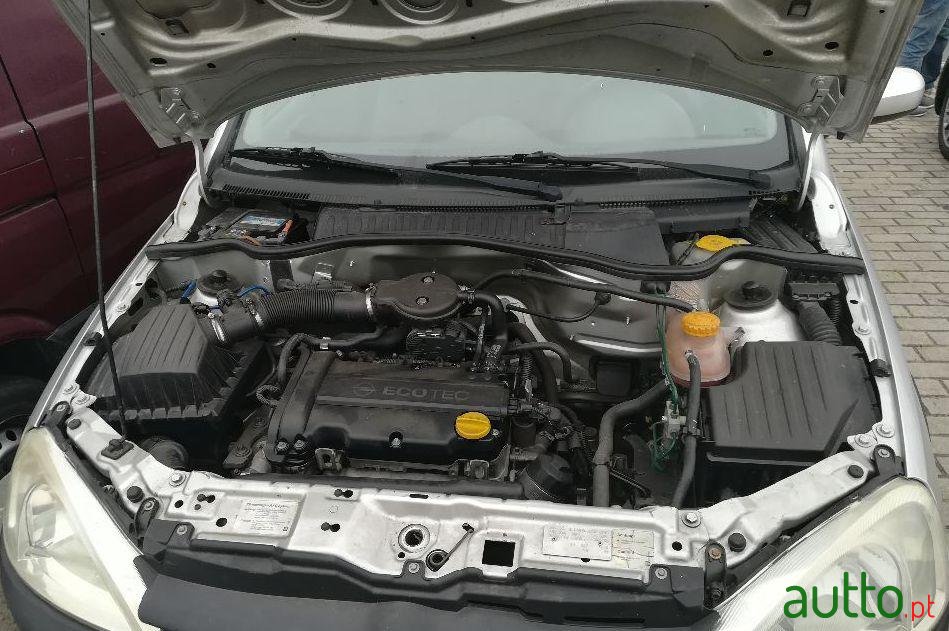2001' Opel Corsa C photo #2