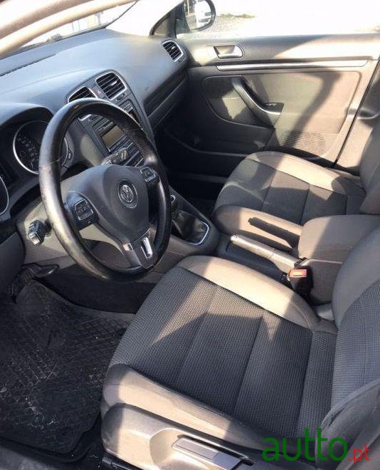 2010' Volkswagen Golf Variant photo #1