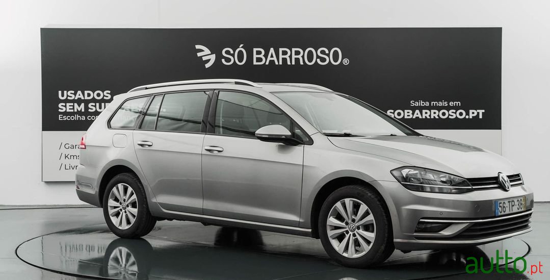 2017' Volkswagen Golf photo #5